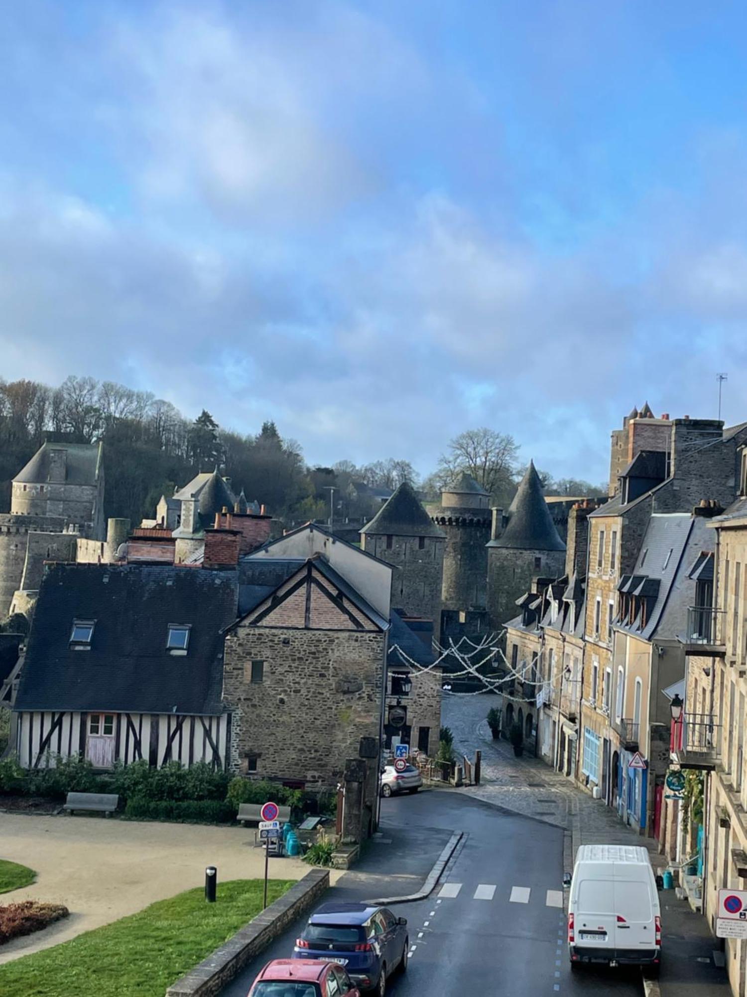 Le Relais Medieval ฟูแฌร์ ภายนอก รูปภาพ