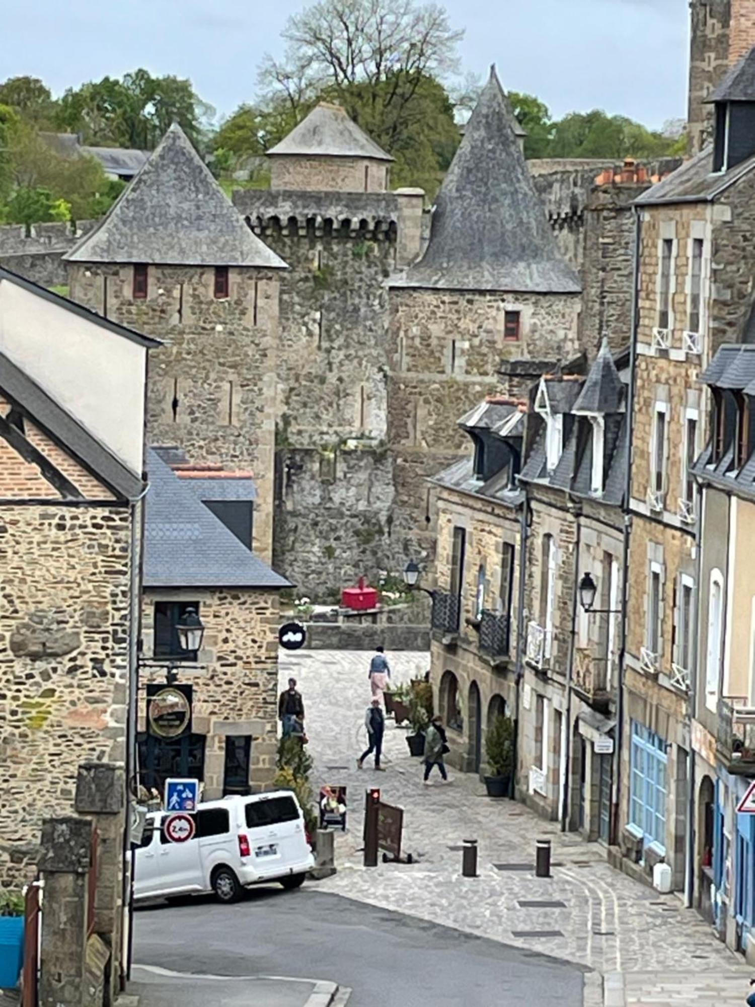 Le Relais Medieval ฟูแฌร์ ภายนอก รูปภาพ