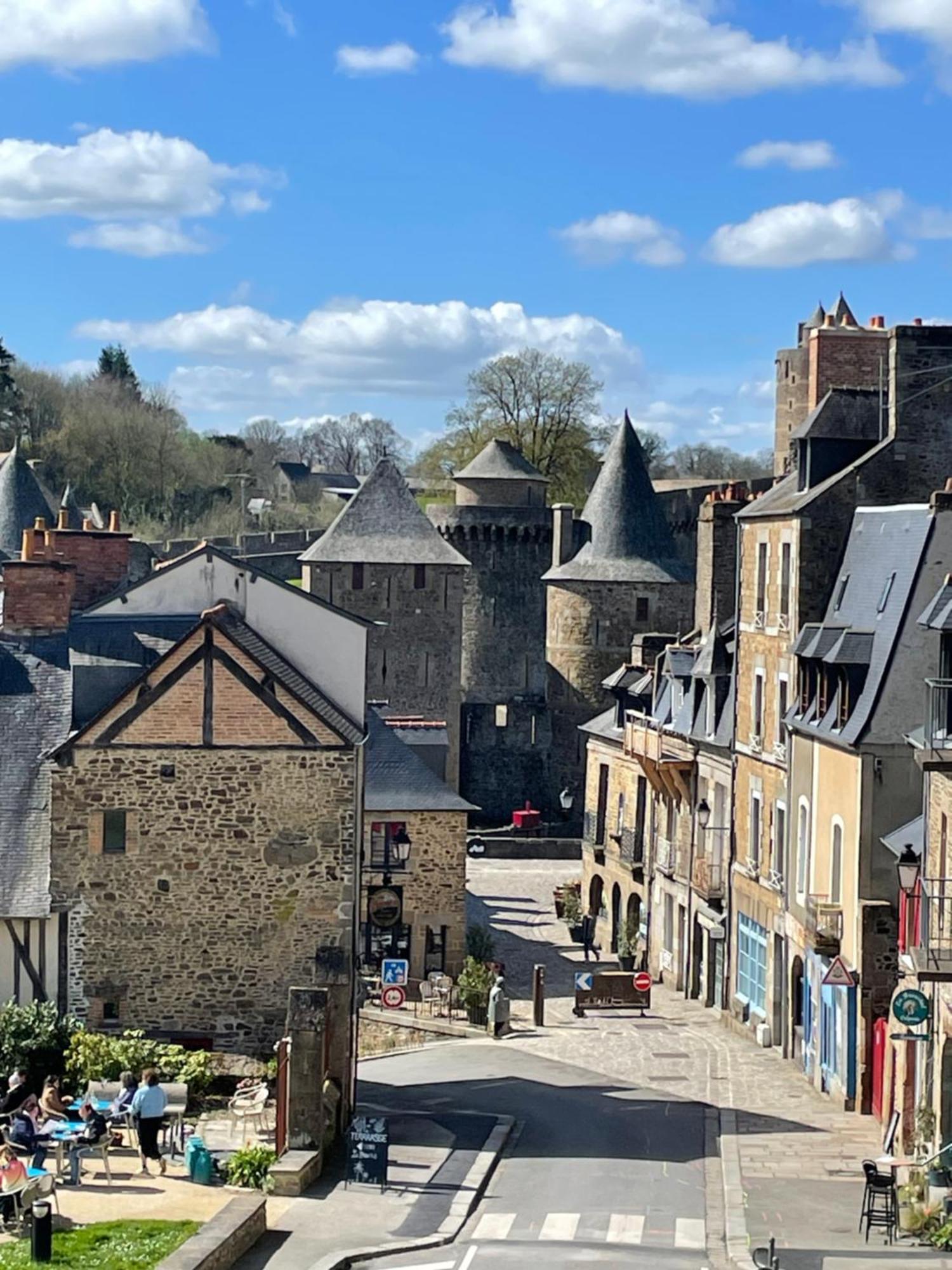 Le Relais Medieval ฟูแฌร์ ภายนอก รูปภาพ